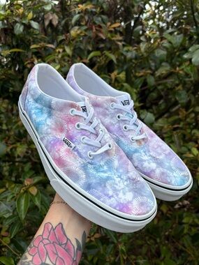 Pastel Tie Dye Vans Low Top Women’s 8.5 Lace Up Skate Shoes Blue Purple Spring
